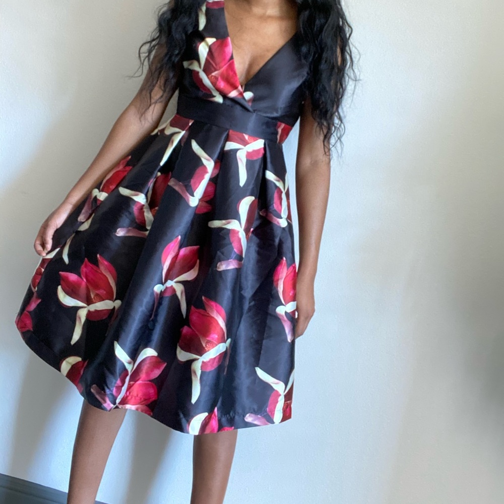 Floral Midi skater dress with v-neck